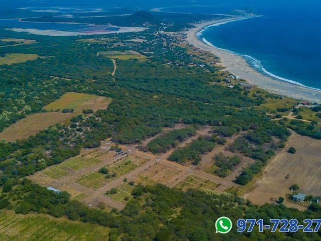 terreno en venta cercano a la playa y el mar en playa azul