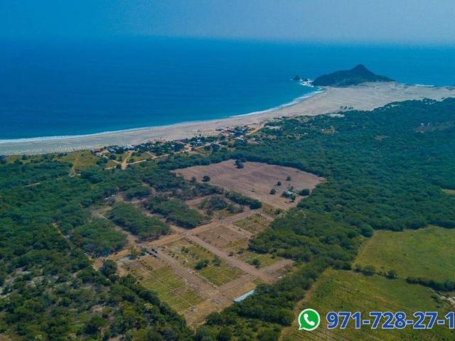 terreno en venta cercano a la playa y el mar en playa azul
