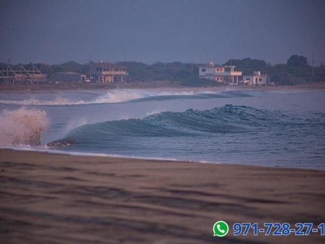 terreno en venta cercano a la playa y el mar en playa azul