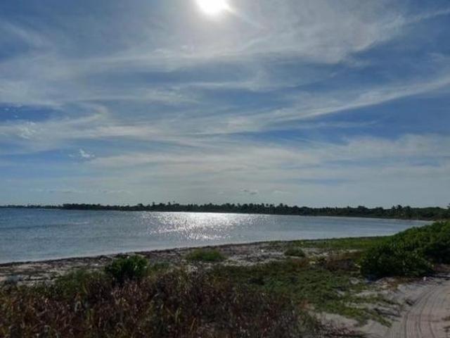 ESPECTACULAR TERRENO EN VENTA CON 200 METROS LINEALES FRENTE AL MAR CARIBE