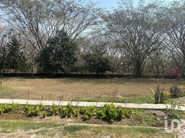 Terreno en venta en Comala, Colima