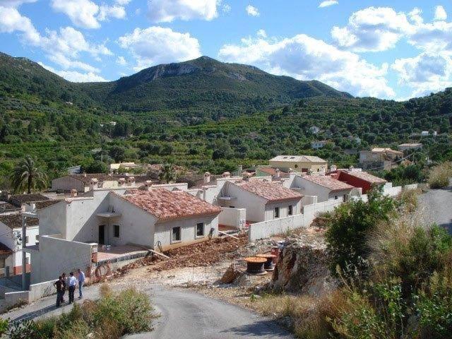 Terreno en venta en Alcalalí