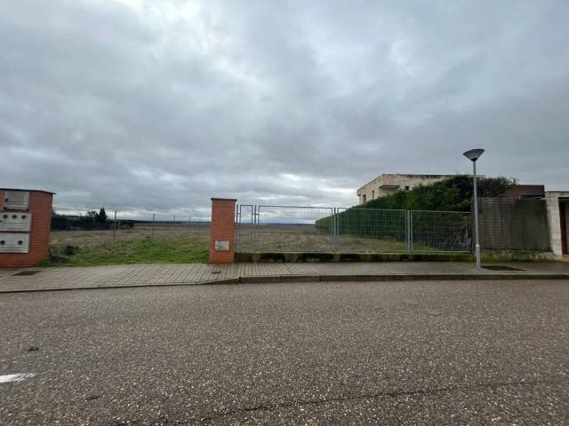 Terreno en venta en Aldeamayor De San Martín, Castilla y León