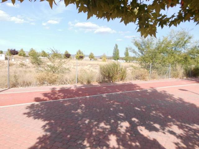 Terreno en venta en Almansa, Castilla-La Mancha