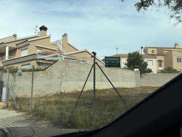 Terreno en venta en Almansa, Castilla-La Mancha