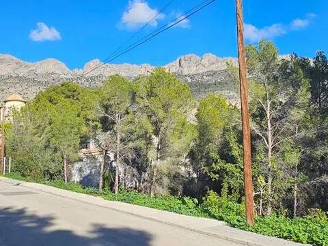 Terreno en venta en la Marina Baixa, Valencia