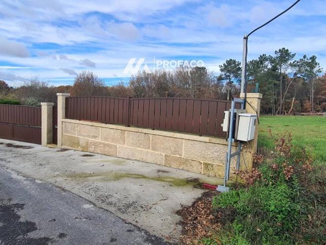 Terreno en venta en Amoeiro, Ourense