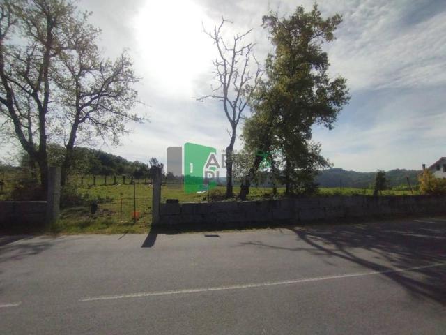Terreno en venta en Amoeiro