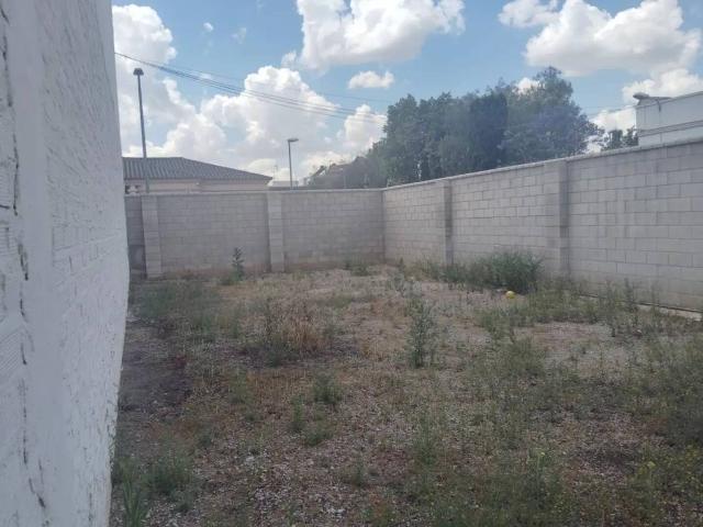 Terreno en venta en Brenes, Andalucía