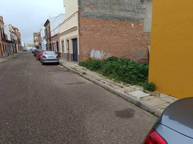 Terreno en venta en Brenes, Andalucía