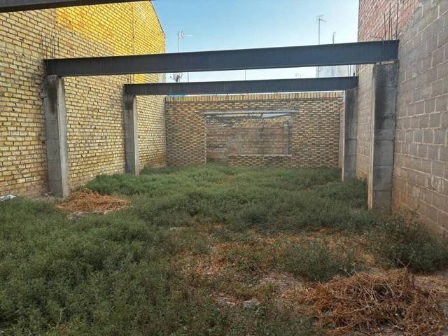 Terreno en venta en Brenes, Andalucía