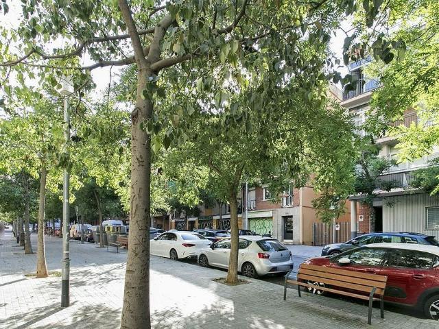 Terreno en venta en Barcelona, la Teixonera