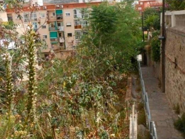 Terreno en venta en la Font d'en Fargues, Barcelona