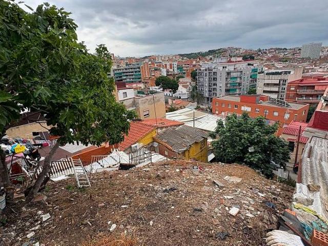 Terreno en venta en Les Oliveres, Barcelonès