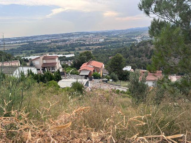 Terreno en venta en Abrera