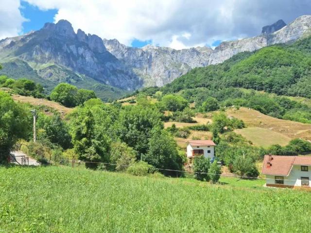 Terreno en venta en Camaleño, Cantabria
