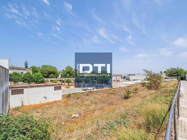 Terreno en venta en Castilleja De La Cuesta, Andalucía