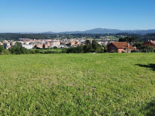 Terreno en venta en Castrillón
