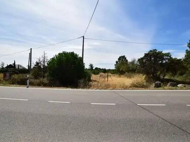 Terreno en venta en El Berrueco, Madrid