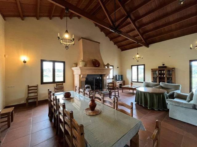 Terreno en venta en El Pedroso, Andalucía