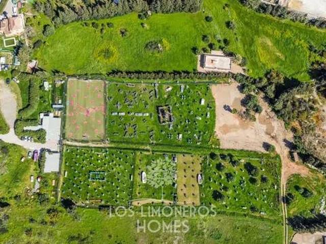 Terreno en venta en Laguna, Estepona