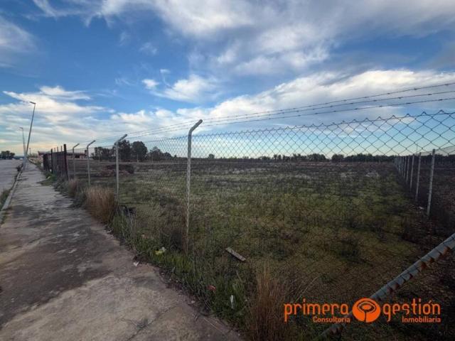 Terreno en venta en Fuentes De Andalucía, Andalucía