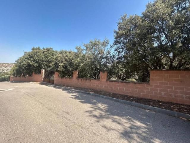 Terreno en venta en Hontoba, Guadalajara