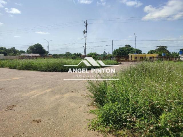Terreno en venta en Jesús Enrique Lossada, Zulia