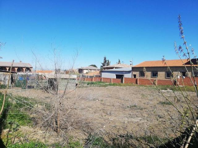 Terreno en venta en Layos
