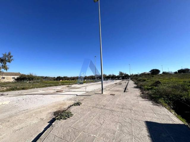 Terreno en venta en Lebrija, Andalucía