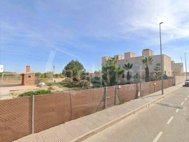 Terreno en venta en Los Montesinos