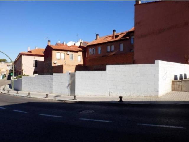 Terreno en venta en Los Santos De La Humosa, Madrid