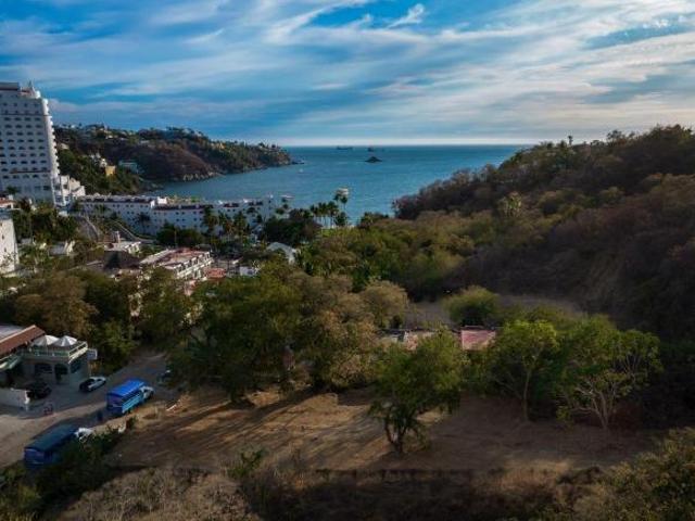 Terreno en venta en Manzanillo con vista al mar | Península de Santiago, 1,996 m