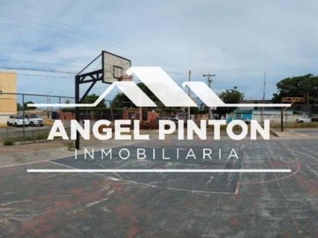 Terreno en venta en Cacique Mara, Maracaibo