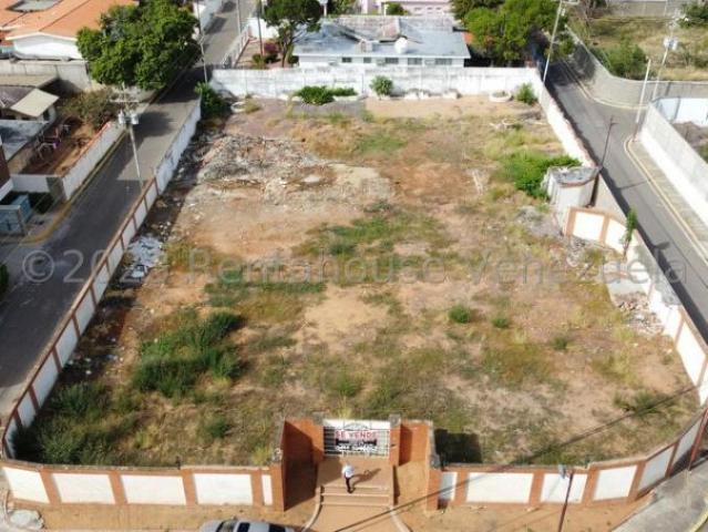 Terreno en venta en Cacique Mara, Maracaibo