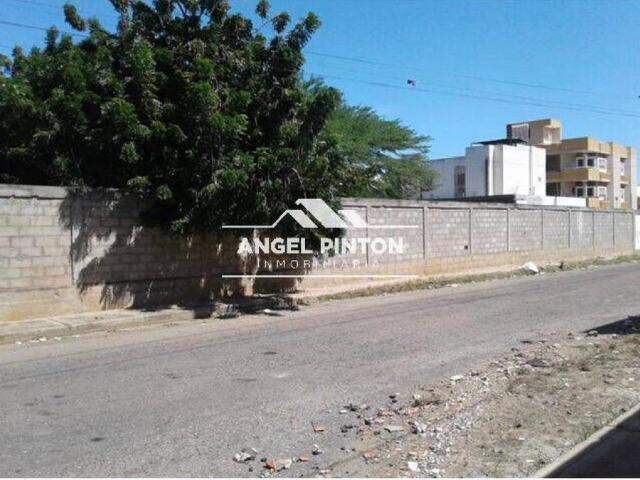 Terreno en venta en Cacique Mara, Maracaibo