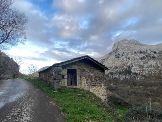 Terreno en venta en Miera, Cantabria