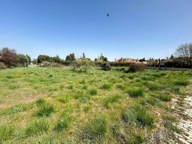 Terreno en venta en Navas De Riofrío, Castilla y León