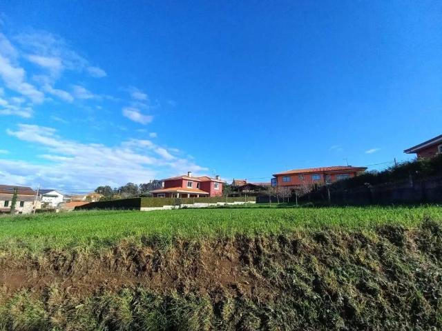 Terreno en venta en Oleiros