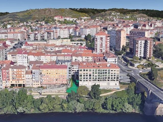 Terreno en venta en Ourense, A Ponte