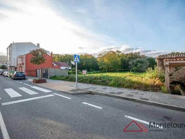 Terreno en venta en Outes, Noia
