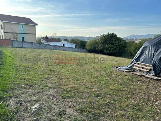 Terreno en venta en Oviedo, Asturias