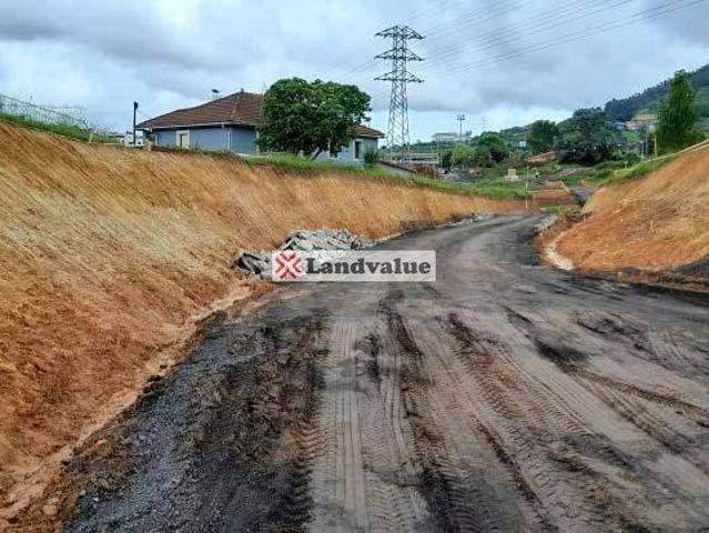 Terreno en venta en La Estrecha, Oviedo