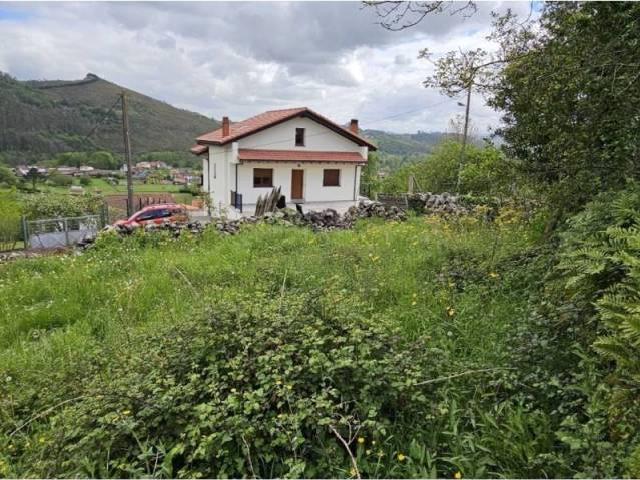 Terreno en venta en Oviedo, Asturias