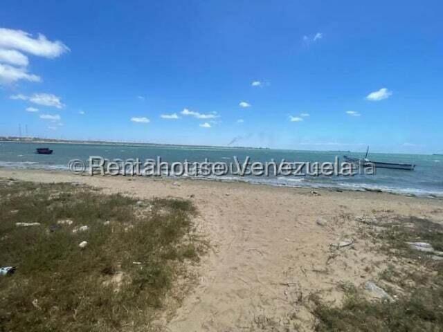 Terreno en venta en Punto Fijo, Falcón