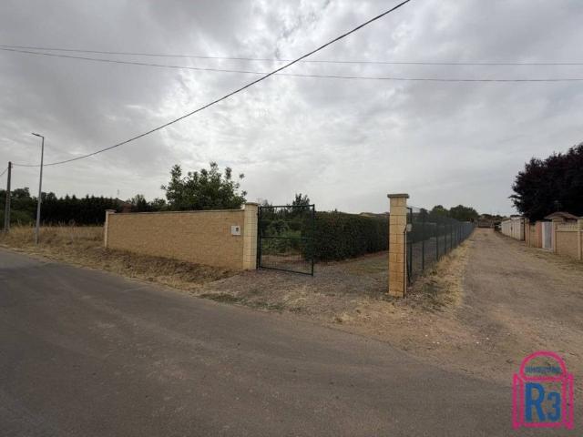Terreno en venta en Santovenia De La Valdoncina, Castilla y León