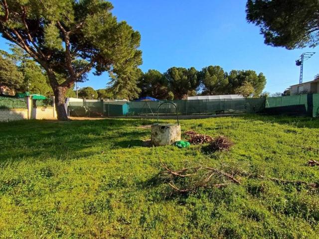 Terreno en venta en Sevilla La Nueva, Madrid