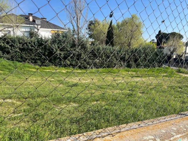 Terreno en venta en Sevilla La Nueva, Madrid