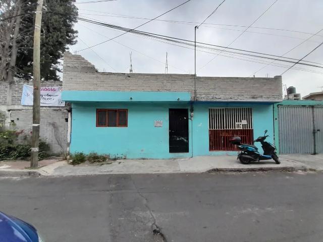 Terreno en venta en Colonia Granjas Cabrera, Ciudad de México
