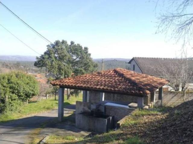 Terreno en venta en Castrelo de Miño, O Ribeiro
